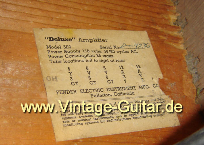 Fender Deluxe Amp 1957 4.jpg